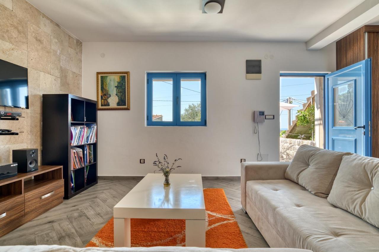 Old Olive Villa *